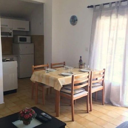 Apartments And Rooms Ognjen - Family Apartments With Free Parking Бетина Экстерьер фото